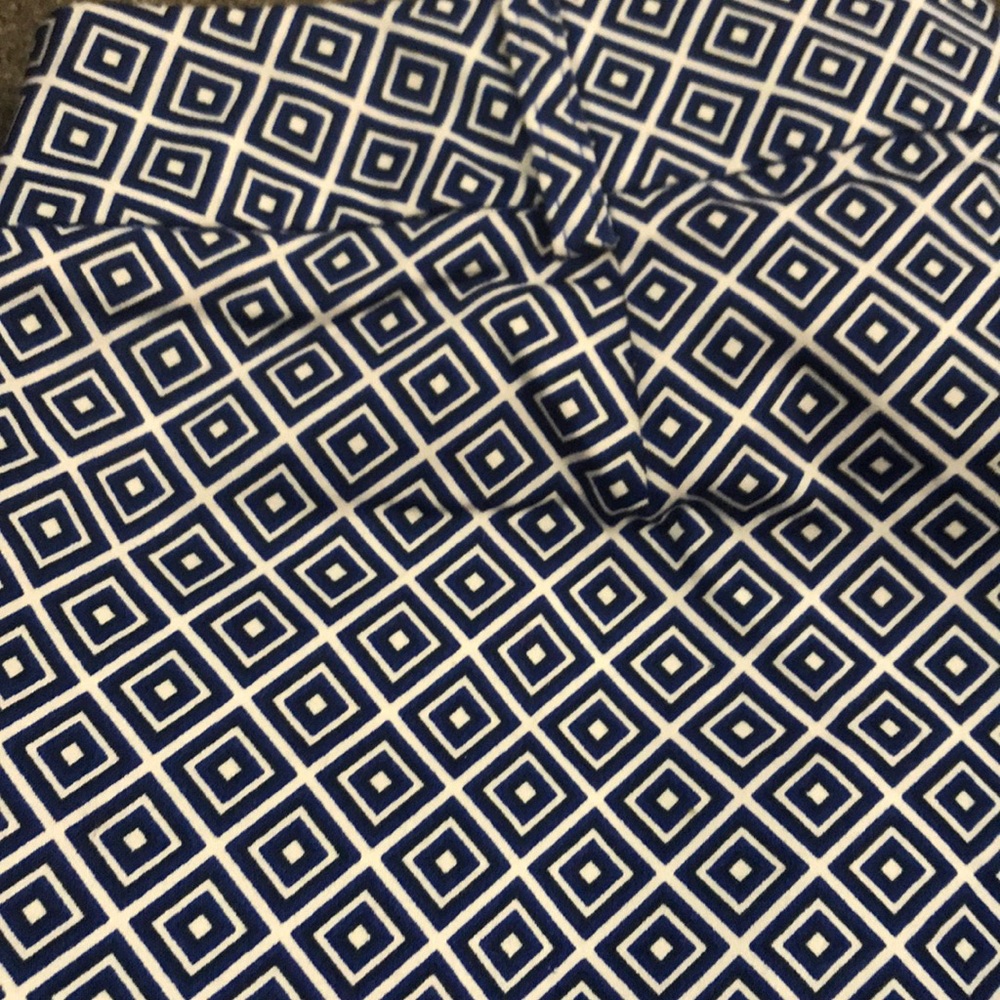 Geometric pattern capris - Picture 3 of 3